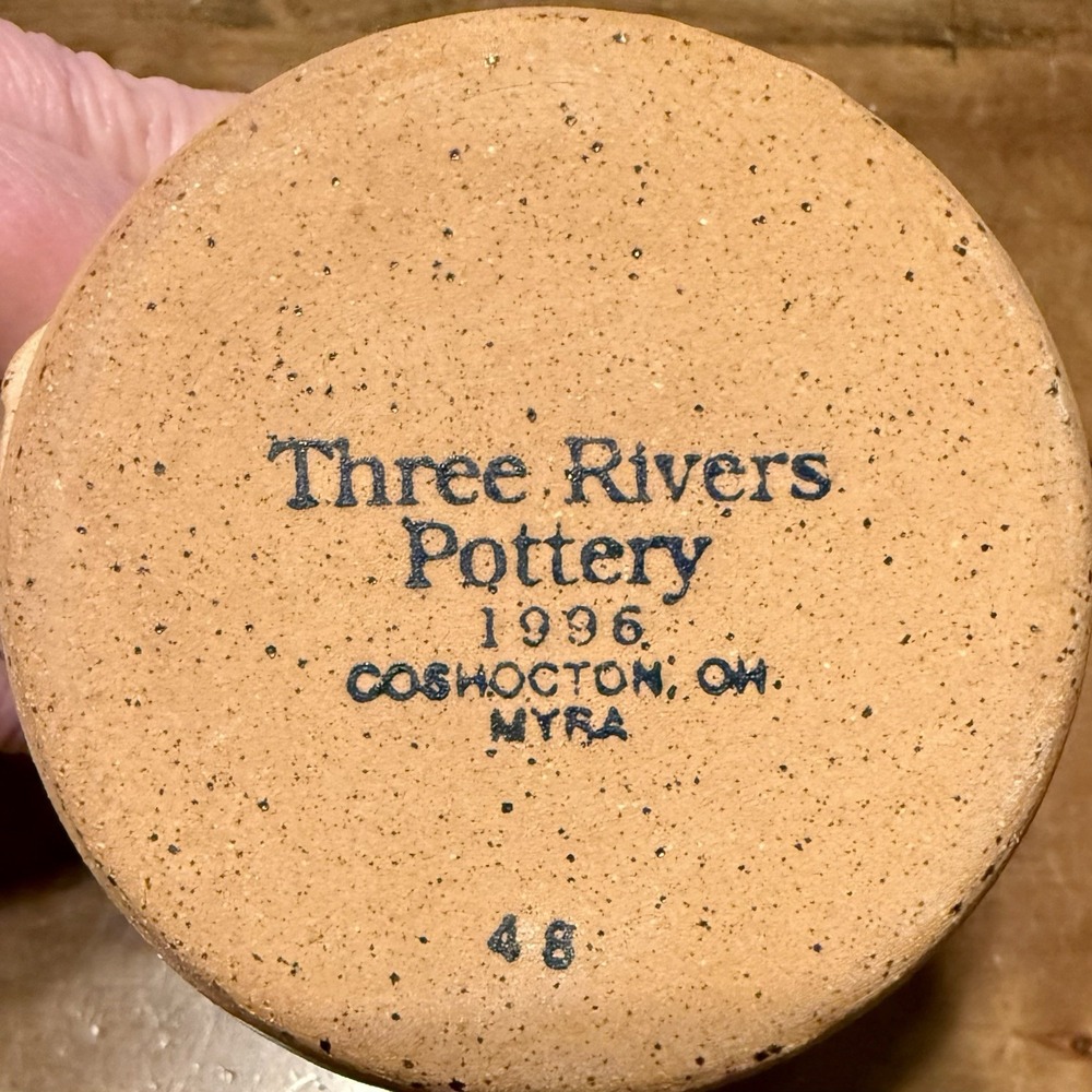 2pc VTG 1996 Three Rivers Pottery SNOWMAN Mug Myrna 48 Hand Painted Ohio USA - Picture 4 of 4